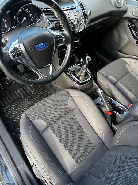 Ford Fiesta V (2) 1.5 TDCI 95 TITANIUM 5P