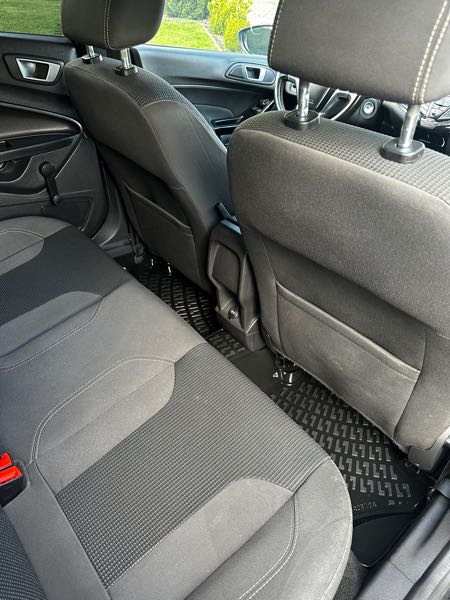 Ford Fiesta V (2) 1.5 TDCI 95 TITANIUM 5P
