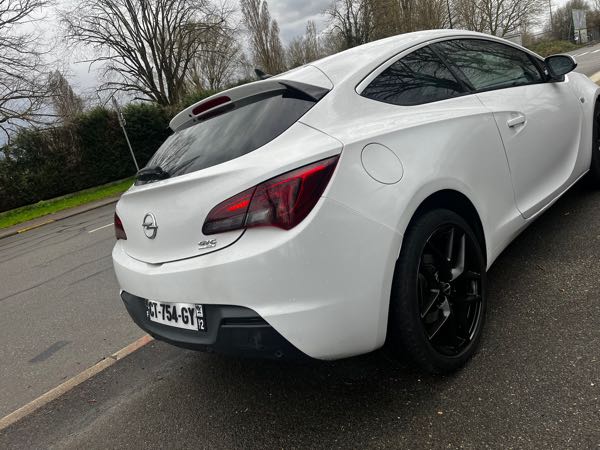 Opel Astra IV GTC 2.0 CDTI 165 FAP START/STOP SPORT