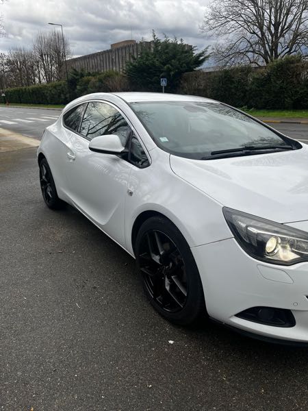 Opel Astra IV GTC 2.0 CDTI 165 FAP START/STOP SPORT