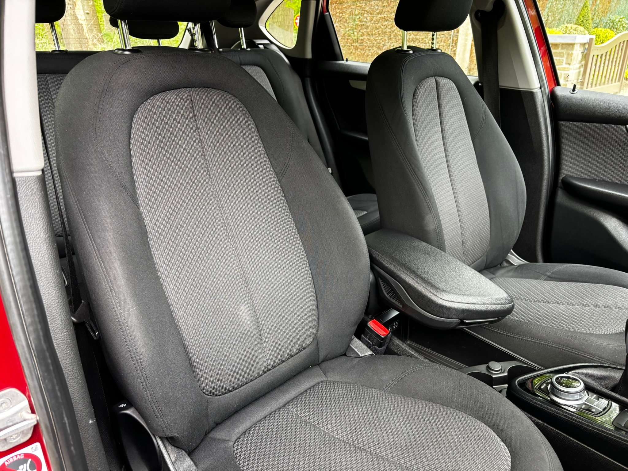 BMW 218 218i 136cv/ATTELAGE/GPS/CAPTEURS AR/A.C/GARANTIE