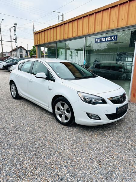 Opel Astra IV 1.7 CDTI 125 FAP 6CV COSMO