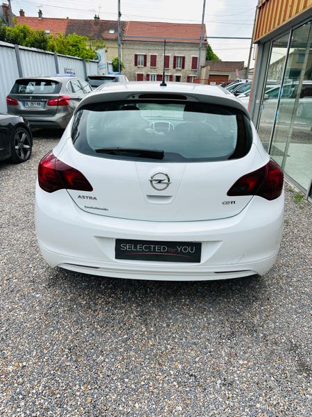 Opel Astra IV 1.7 CDTI 125 FAP 6CV COSMO