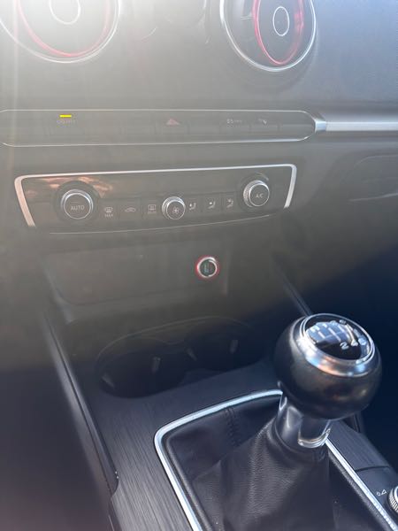 Audi A3 III BERLINE 1.6 TDI 110 5CV ATTRACTION