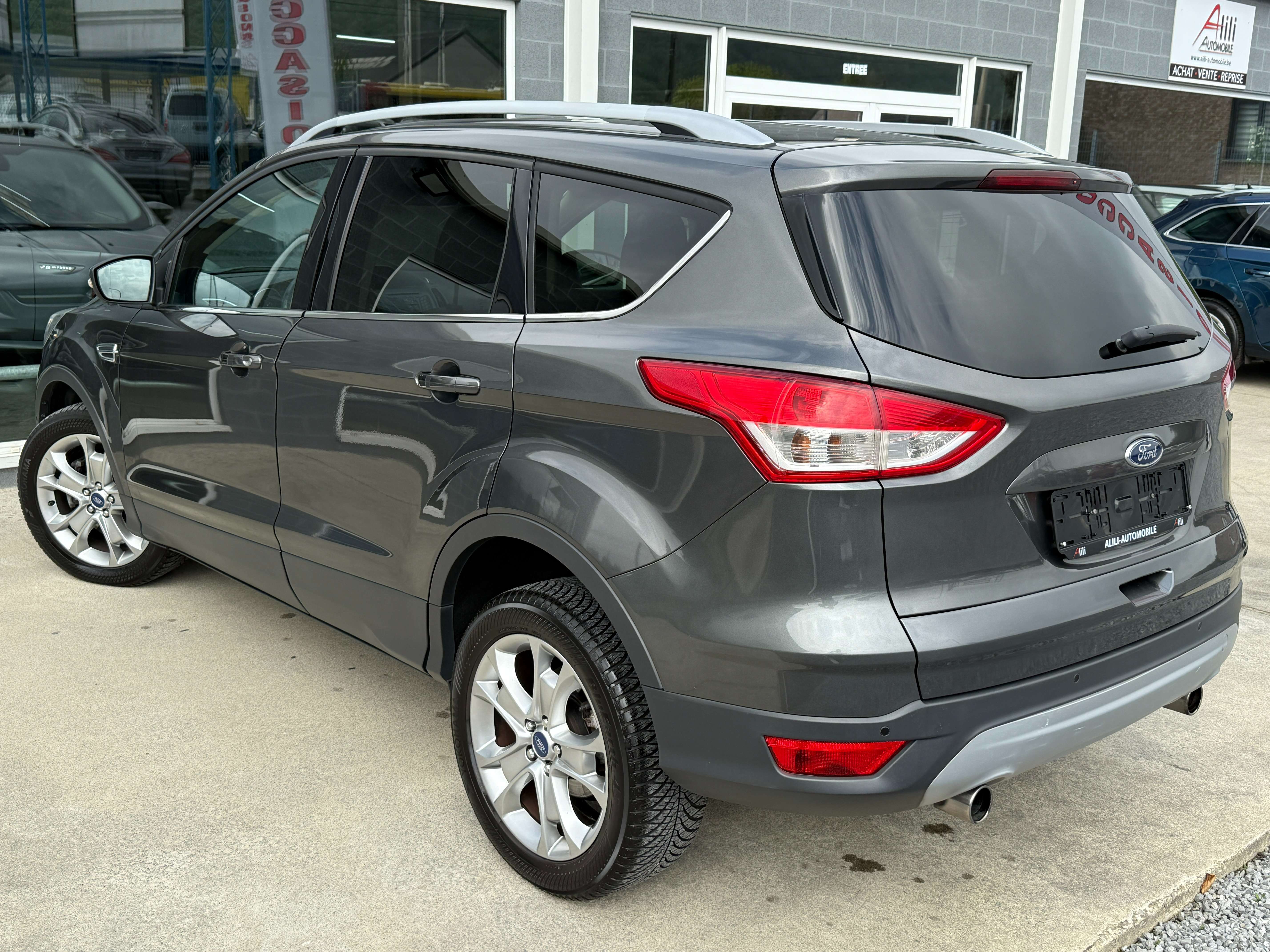 Ford Kuga 2.0 TDCi ECO 2WD*Titanium*Toit-Pano*Cuir*Garantie*