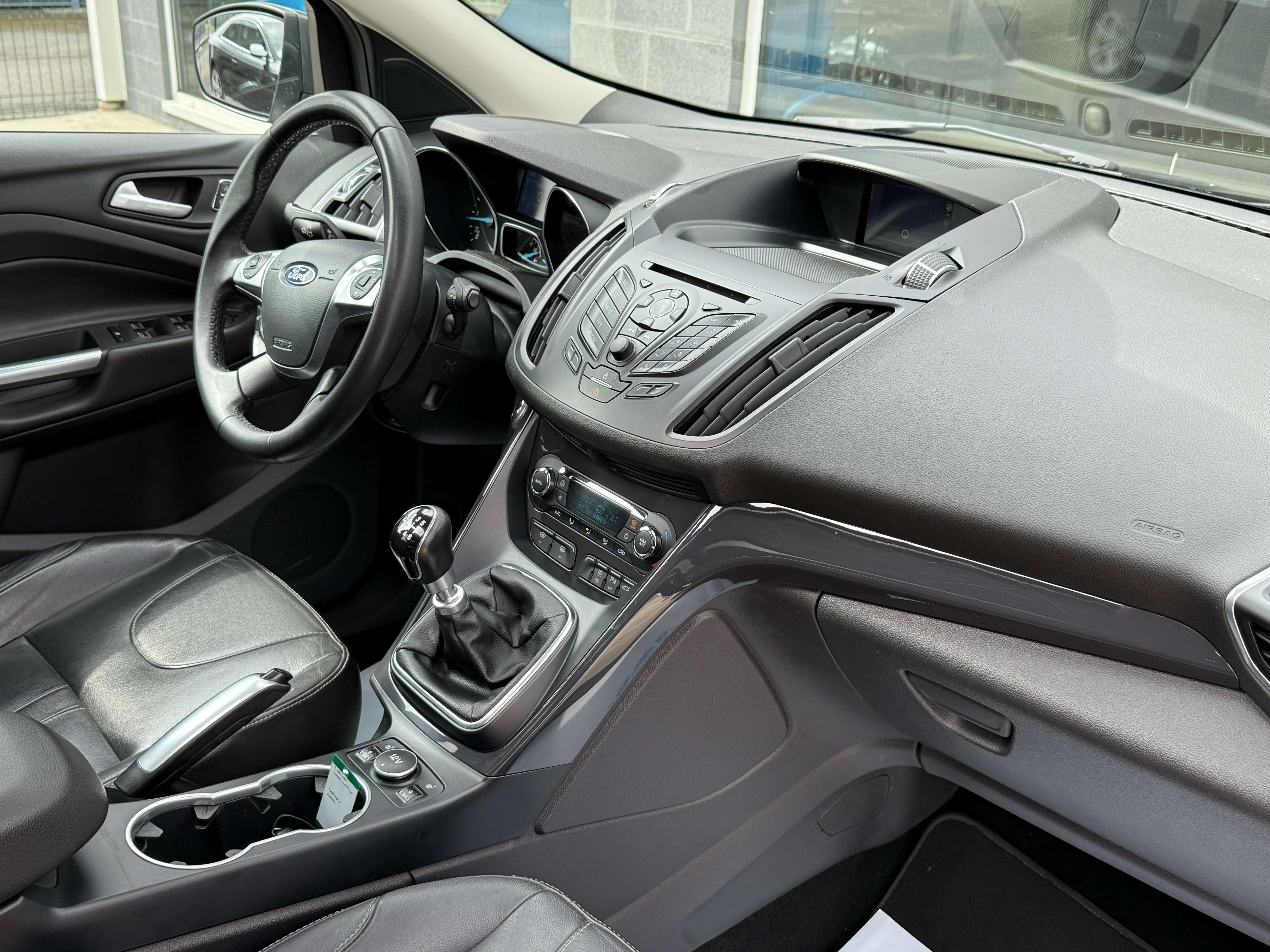 Ford Kuga 2.0 TDCi ECO 2WD*Titanium*Toit-Pano*Cuir*Garantie*