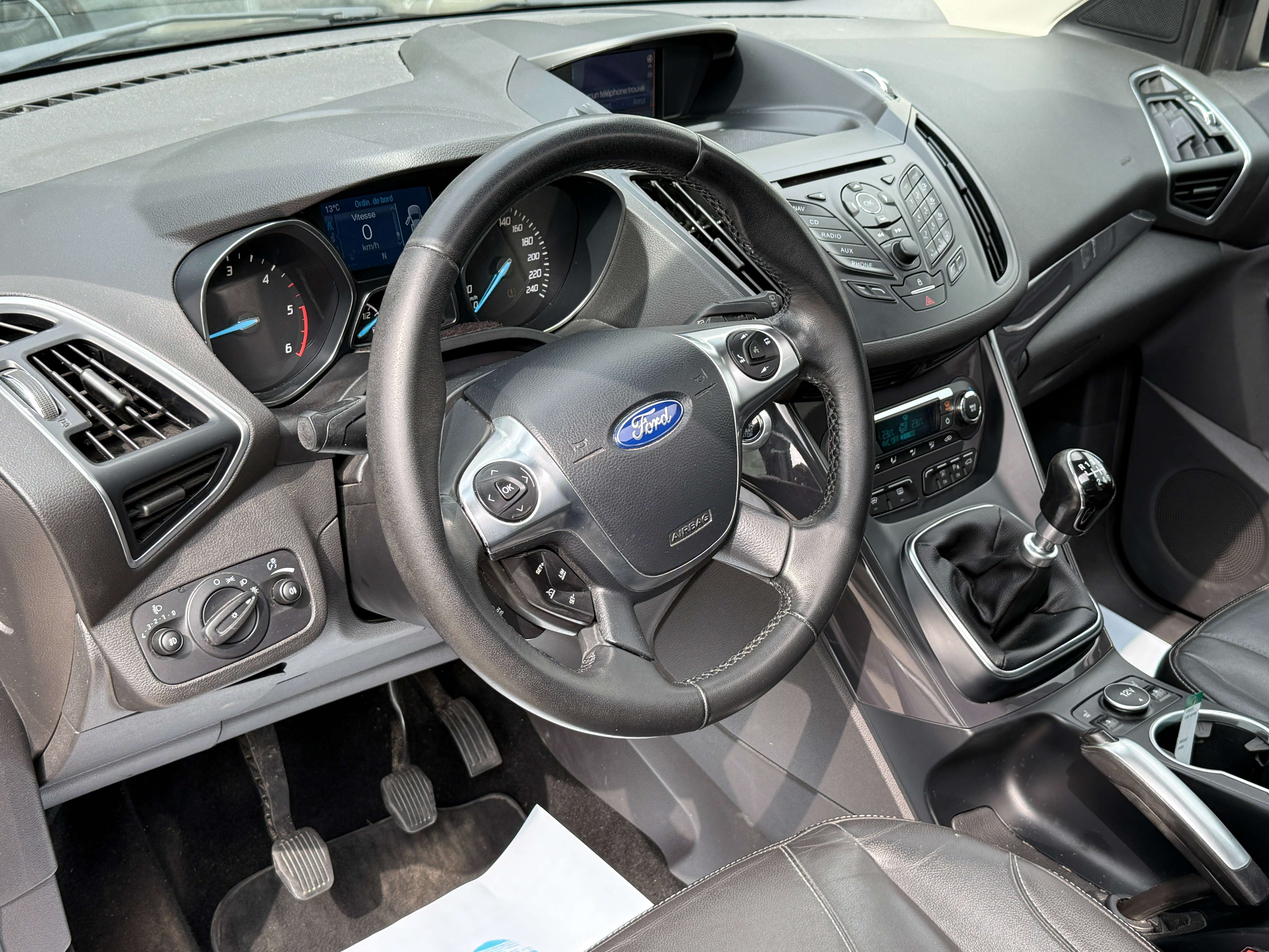 Ford Kuga 2.0 TDCi ECO 2WD*Titanium*Toit-Pano*Cuir*Garantie*