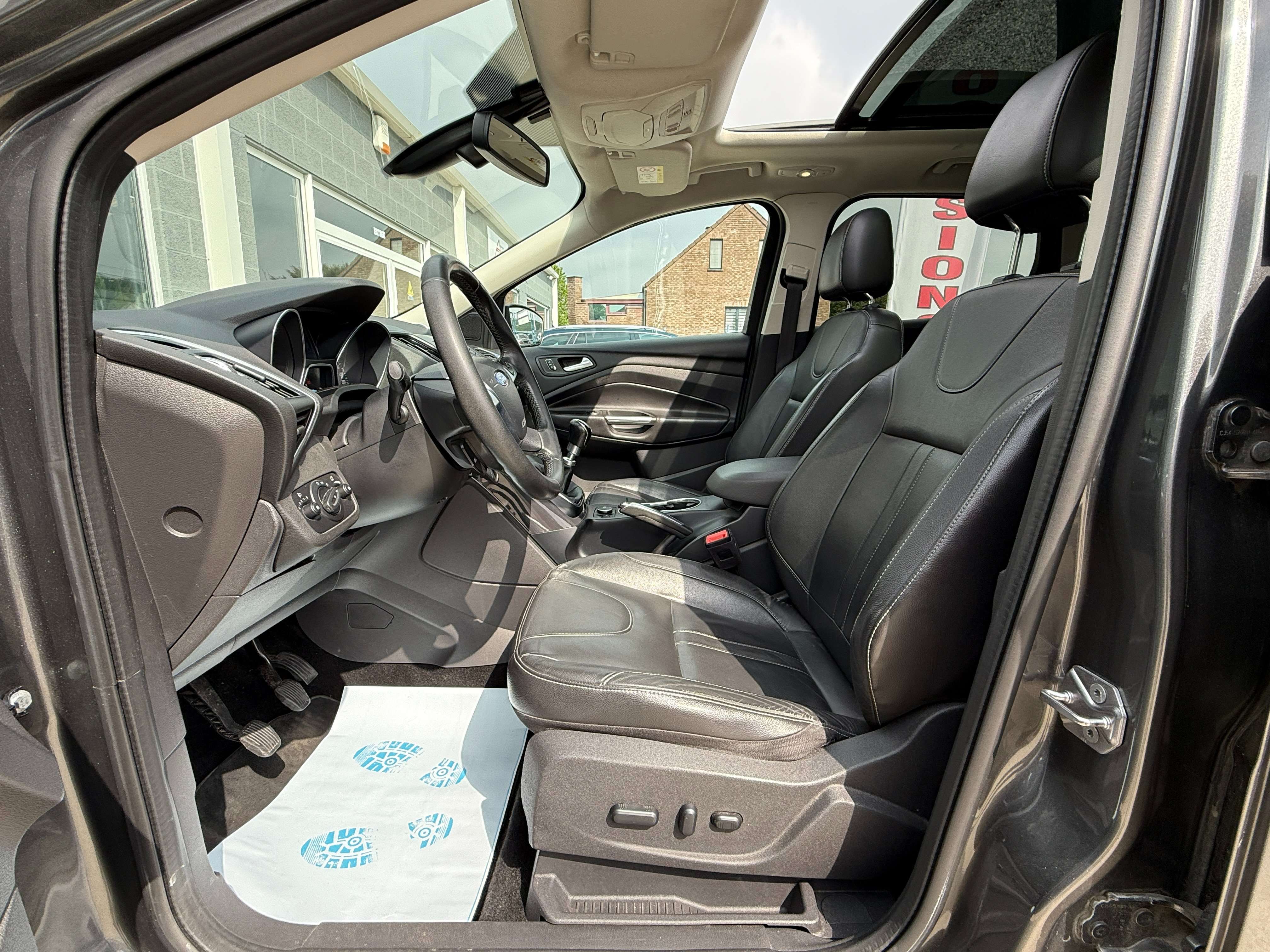 Ford Kuga 2.0 TDCi ECO 2WD*Titanium*Toit-Pano*Cuir*Garantie*