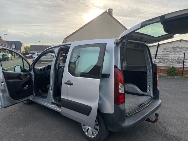 Citroen Berlingo Citroën Berlingo 1.6 HDI 92ch – Utilitaire 3 places bien équ