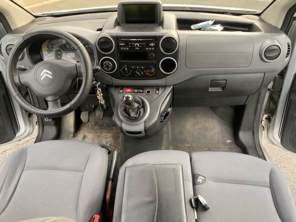 Citroen Berlingo Citroën Berlingo 1.6 HDI 92ch – Utilitaire 3 places bien équ