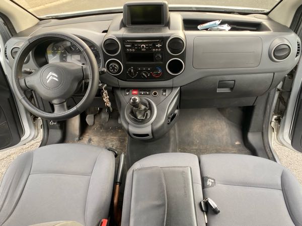 Citroen Berlingo Citroën Berlingo 1.6 HDI 92ch – Utilitaire 3 places bien équ