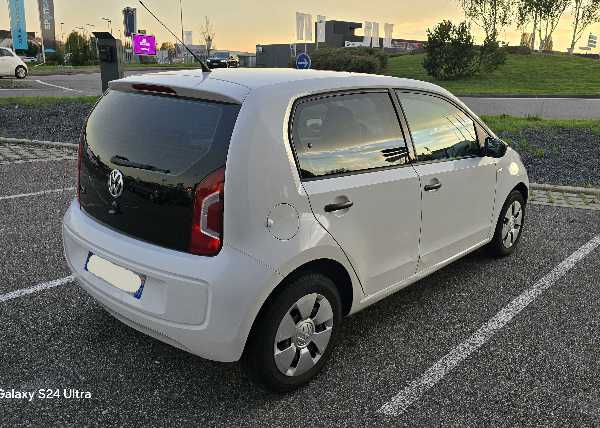 Volkswagen Up! 1.0 75 WHITE UP! 5P