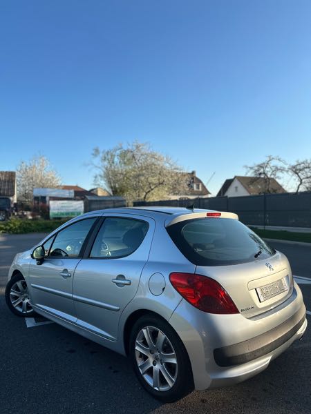 Peugeot 207 1.6 VTI 120 PREMIUM 5P