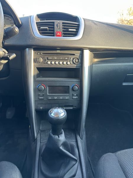 Peugeot 207 1.6 VTI 120 PREMIUM 5P