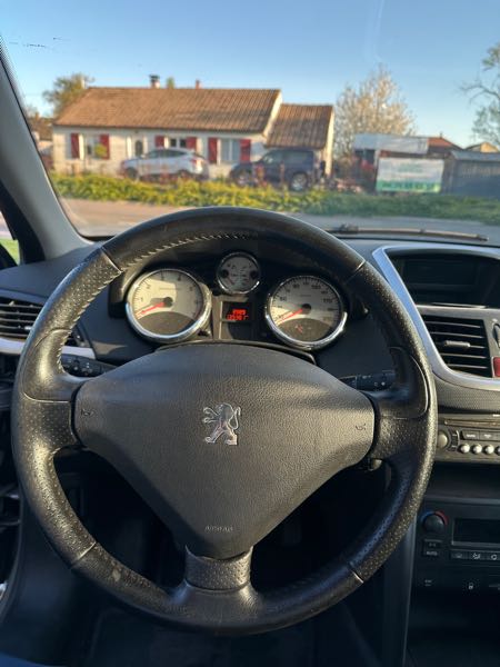 Peugeot 207 1.6 VTI 120 PREMIUM 5P