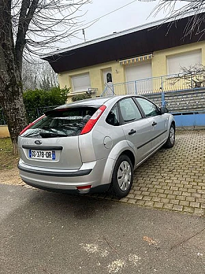 Ford Focus II 1.4 80 AMBIENTE 5P