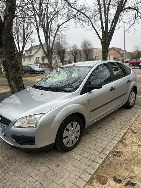 Ford Focus II 1.4 80 AMBIENTE 5P