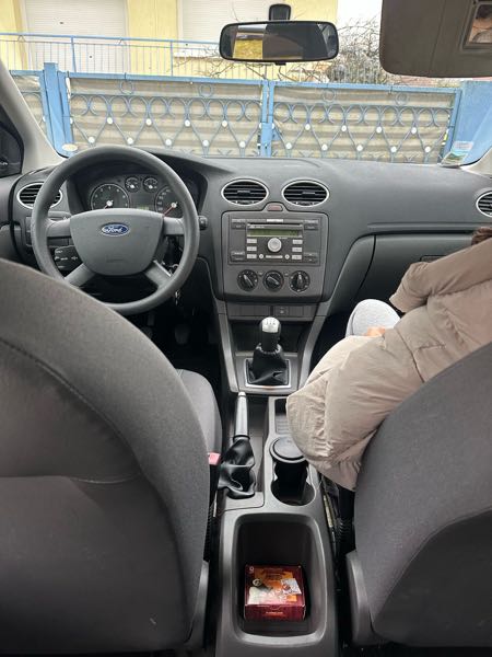 Ford Focus II 1.4 80 AMBIENTE 5P