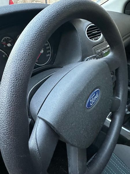 Ford Focus II 1.4 80 AMBIENTE 5P