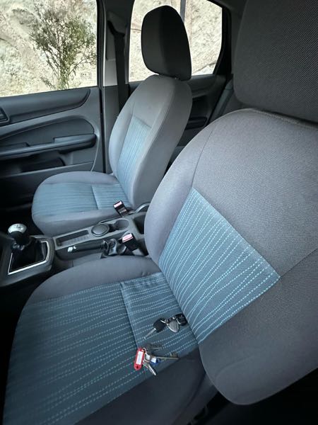 Ford Focus II 1.4 80 AMBIENTE 5P