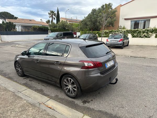 Peugeot 308 II 2.0 BLUEHDI 150 FAP FELINE