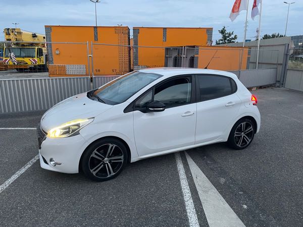 Peugeot 208 1.6 E-HDI FAP 92 ACTIVE 5P