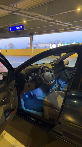 Renault Clio IV 1.2 16V 75 AUTHENTIQUE