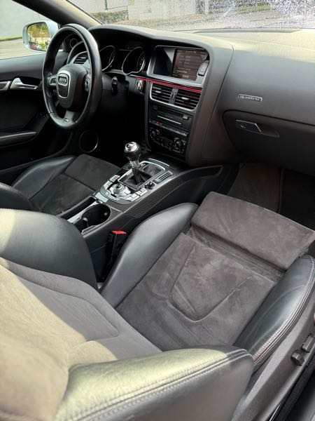 Audi RS5 4.2 V8 FSI 450