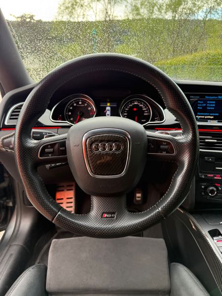 Audi RS5 4.2 V8 FSI 450