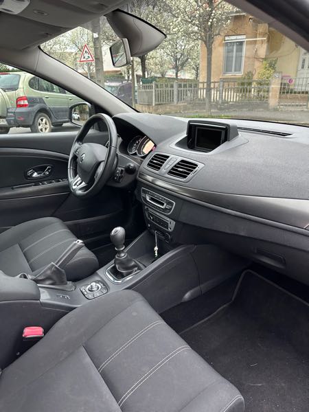 Renault Megane II (2) COUPE-CABRIOLET 1.6 16V 115 PRIVILEGE
