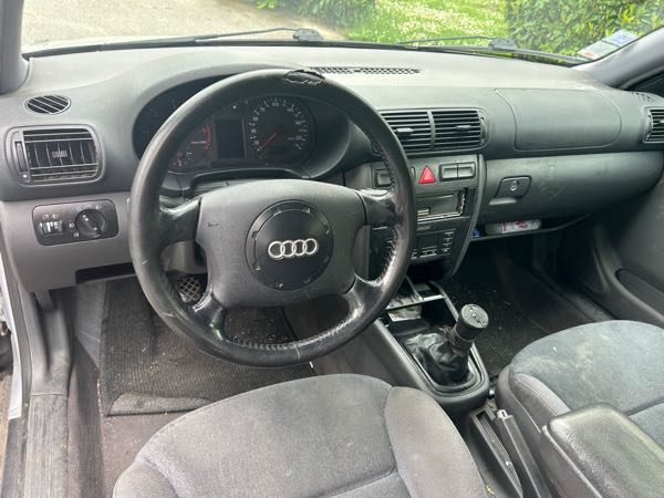 Audi A3 TDI 110 AMBITION 3P