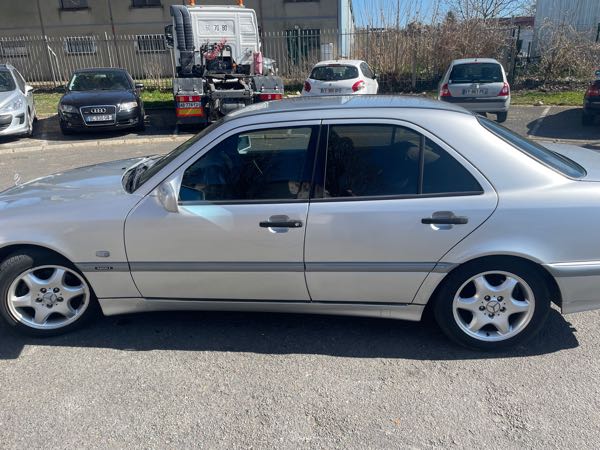Mercedes-Benz Classe C IV 250 CDI BLUEEFFICIENCY SPORTLINE