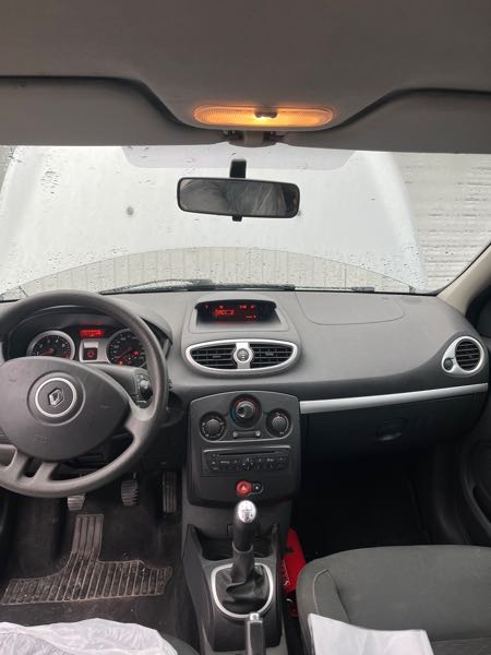 Renault Clio III (2) 1.2 16V 75 EXPRESSION CLIM 5P EURO5