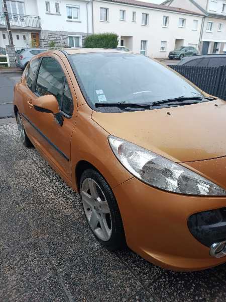 Peugeot 207 1.6 HDI 16V 110 FAP GRIFFE 3P