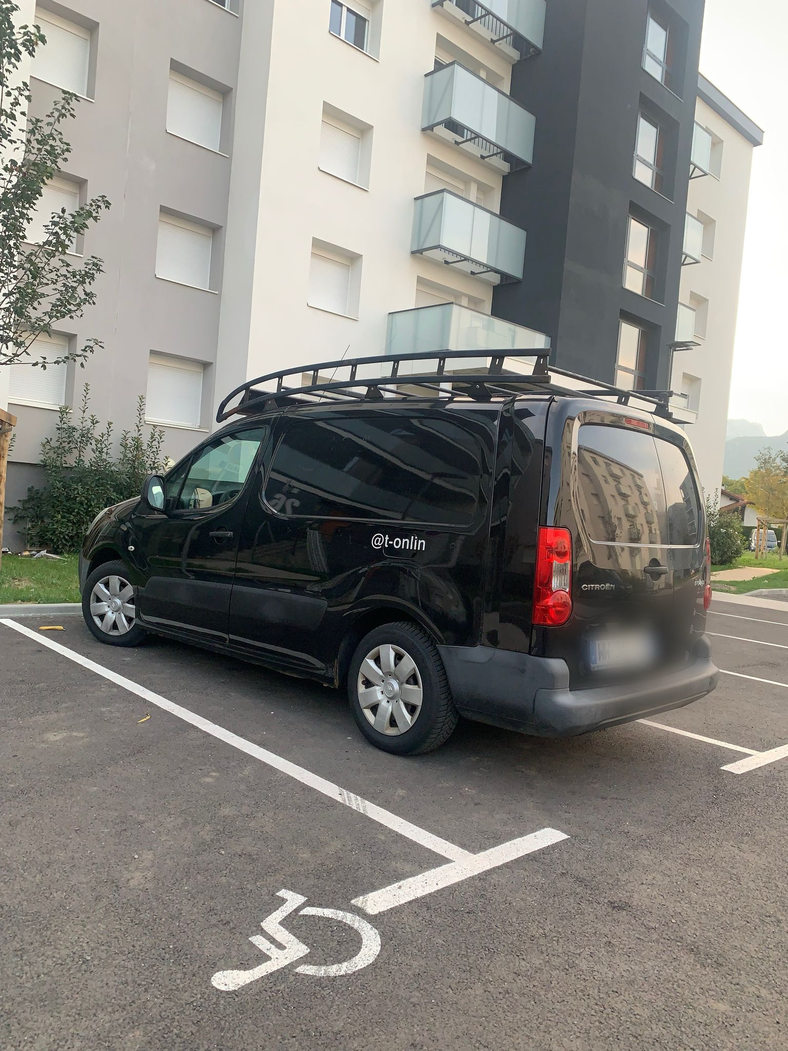Citroen Berlingo II (2) 1.6 HDI 75 CONFORT 20 L1 3PL