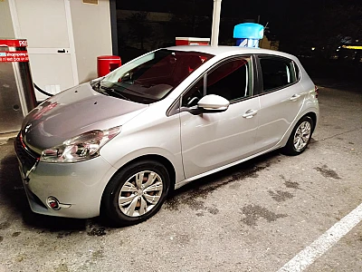 Peugeot 208 1.4 HDI FAP 68 ALLURE 5P