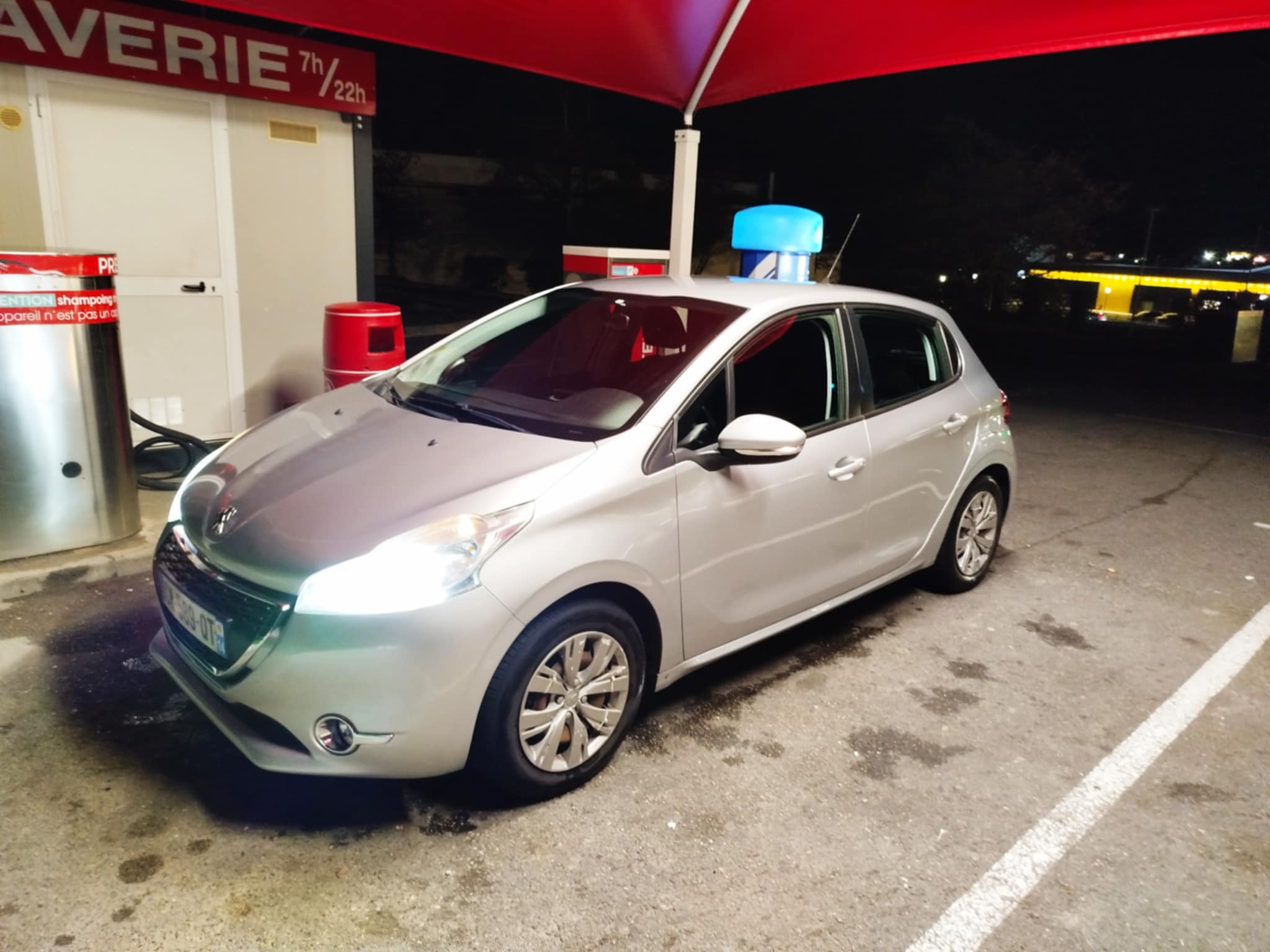 Peugeot 208 1.4 HDI FAP 68 ALLURE 5P