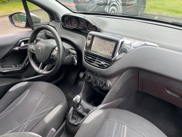 Peugeot 208 1.4 HDI 68 LIKE 5P