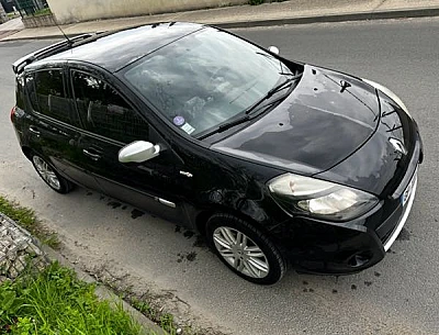 Renault Clio III (2) 1.2 75 TOMTOM EDITION 5P