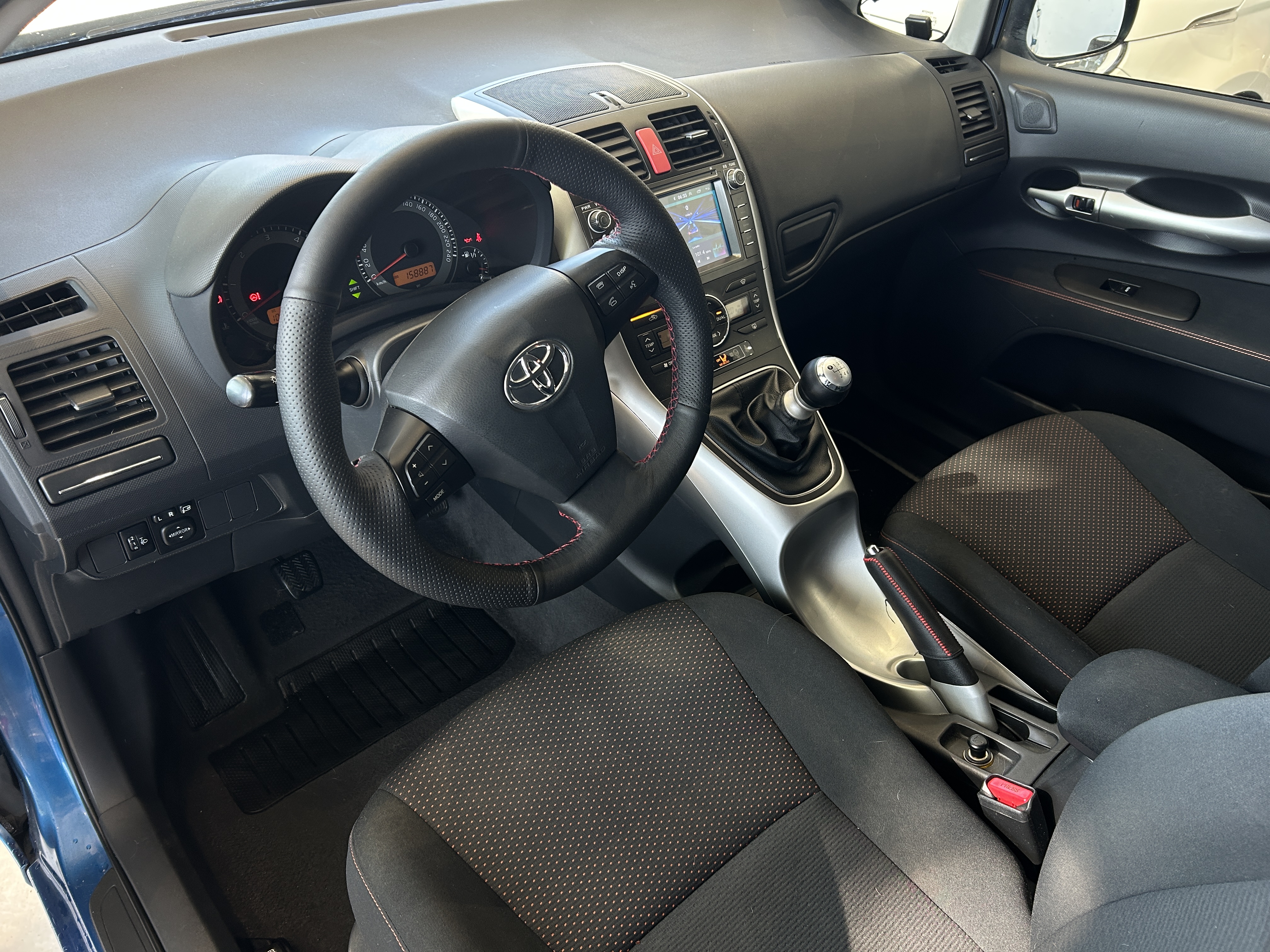Toyota Auris 1.4 D-4D 90 ch Edition Les Bleus
