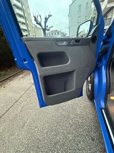 Volkswagen Multivan V 2.5 TDI 130 CONFORT 7PL