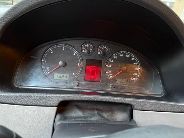 Volkswagen Multivan V 2.5 TDI 130 CONFORT 7PL