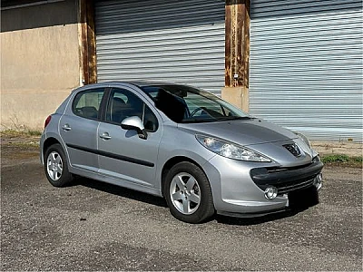 Peugeot 207 1.4 75 URBAN 5P
