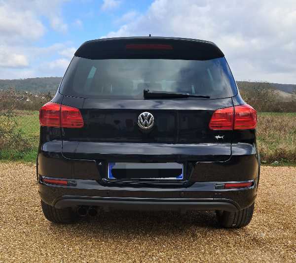 Volkswagen Tiguan (2) 2.0 TDI 140 BLUEMOTION TECHNOLOGY R-EXCLUSIVE