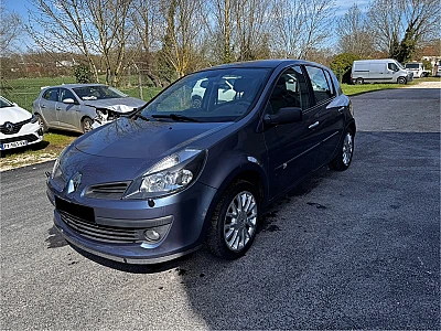 Renault Clio II (2) 1.6 16S PRIVILEGE 5P