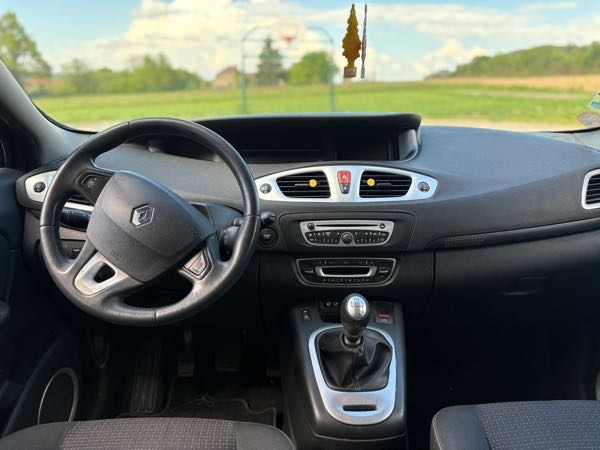 Renault Scenic III 1.9 DCI 130 FAP EXPRESSION
