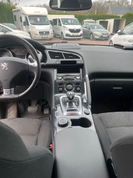 Peugeot 3008 vend 3008 diesel hybride distribution pneu vidange contrôle