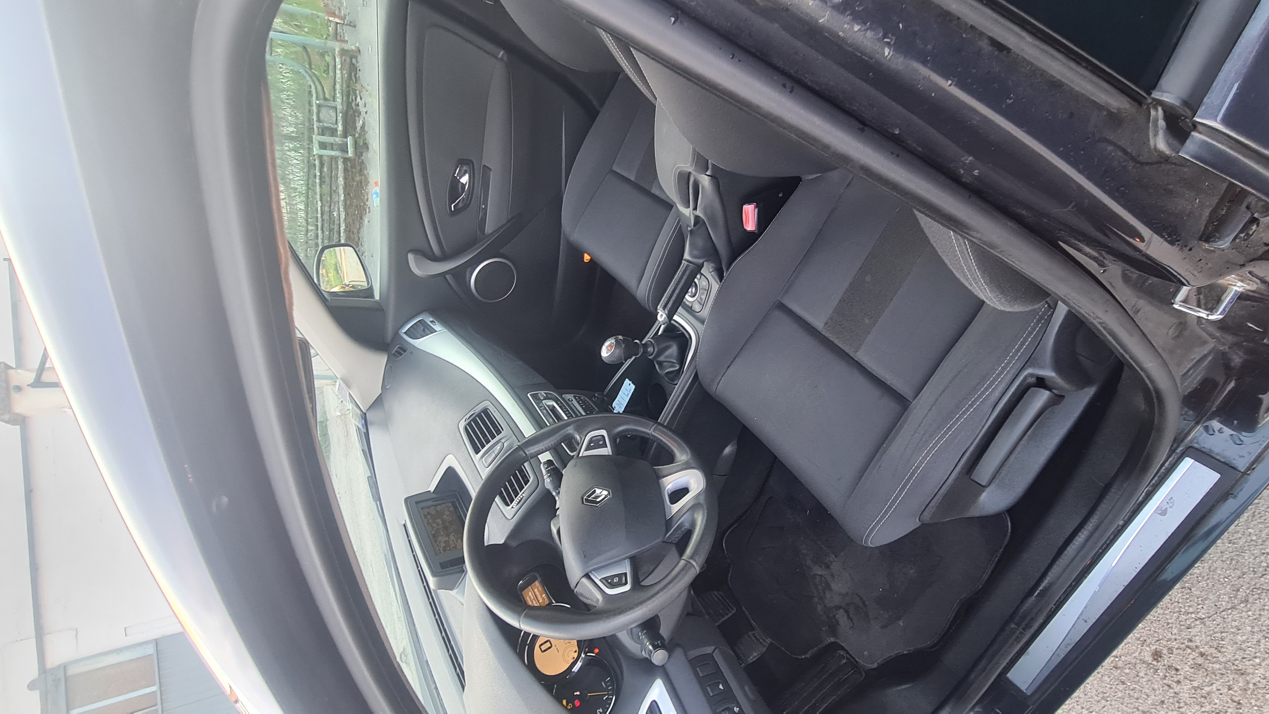 Renault Megane III (2) 1.5 DCI 110 CV HATCHBACK