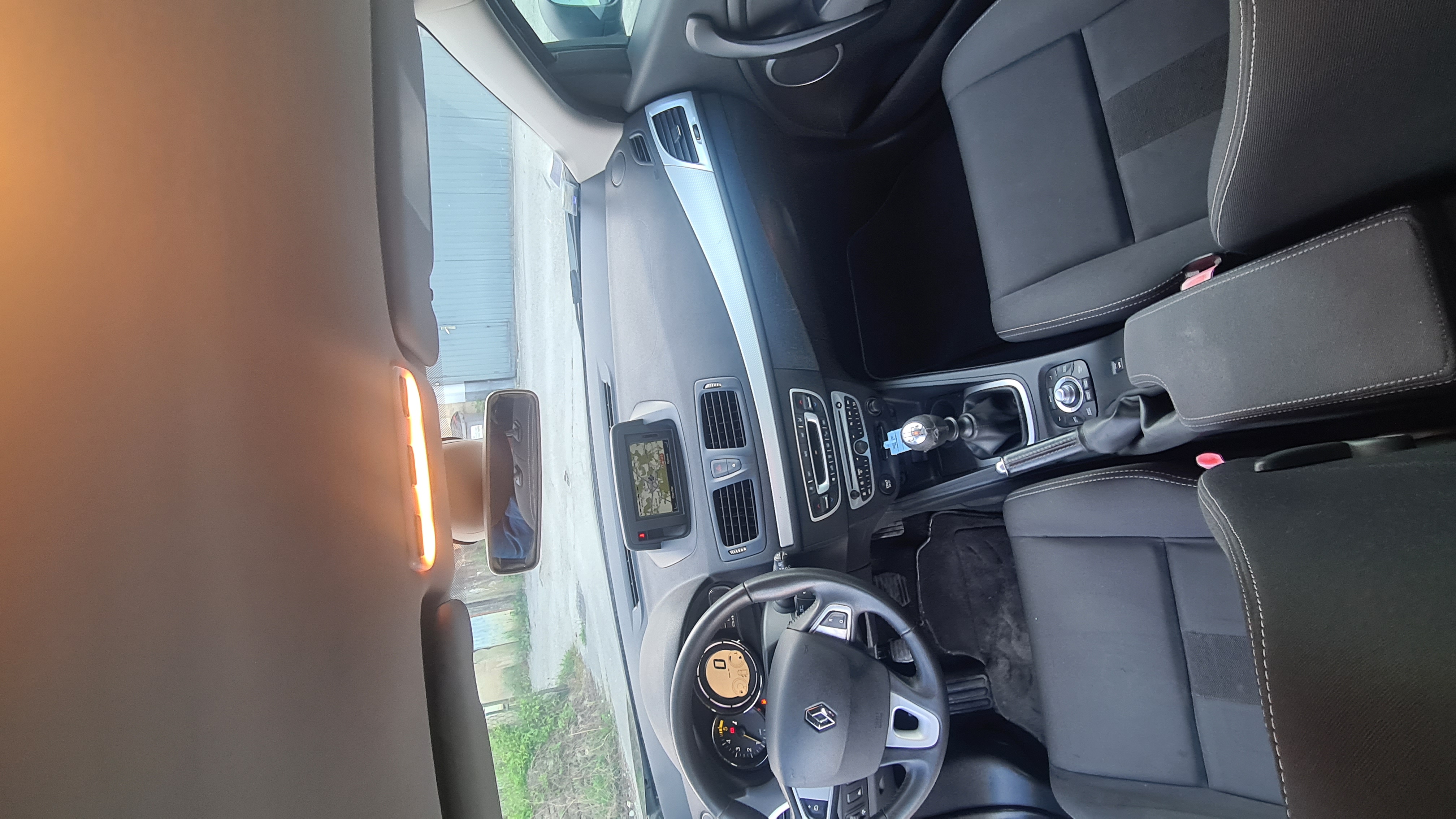 Renault Megane III (2) 1.5 DCI 110 CV HATCHBACK