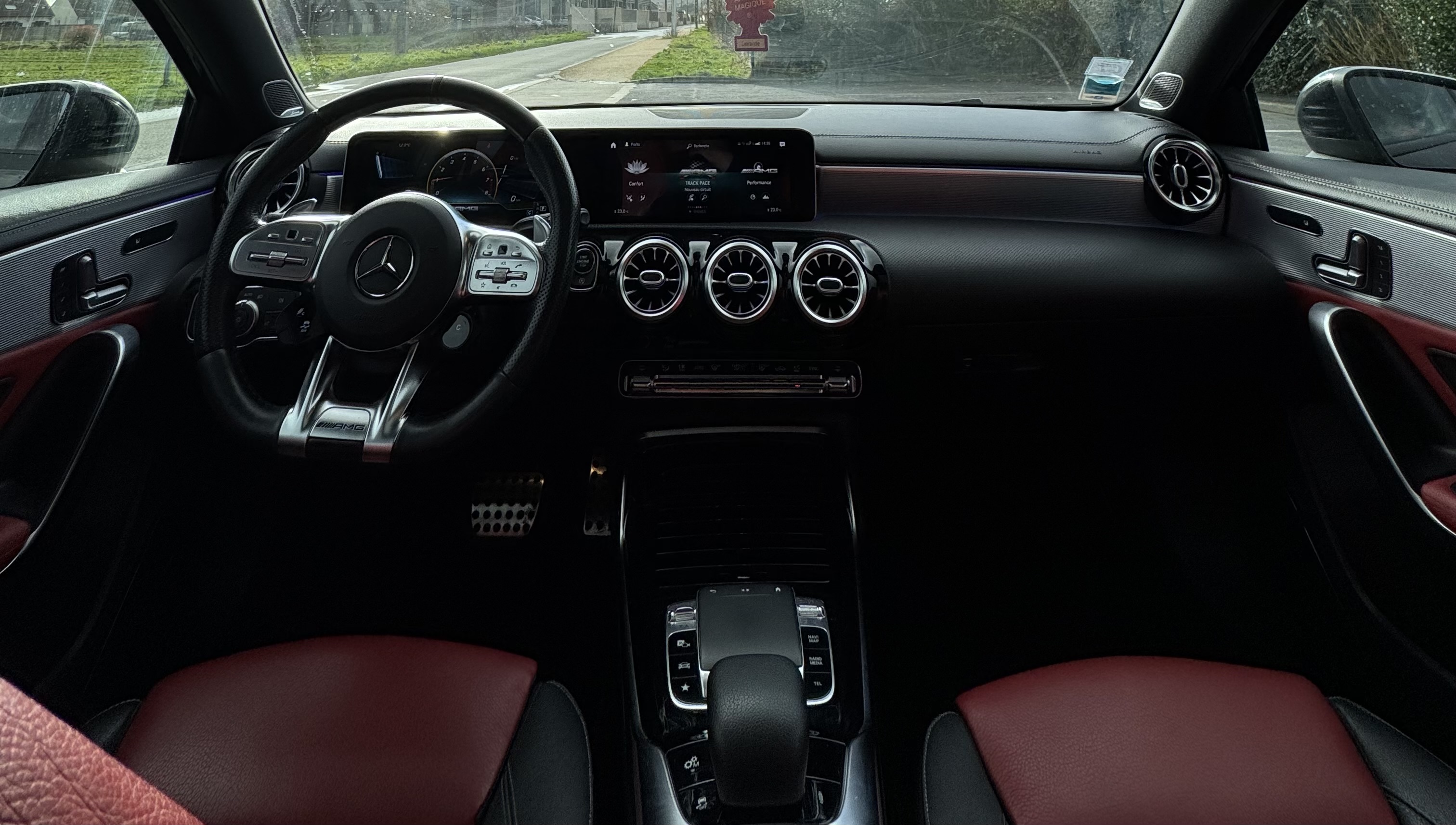 Mercedes-Benz Classe A IV 35 MERCEDES-AMG 7G-DCT SPEEDSHIFT AMG 4MATIC